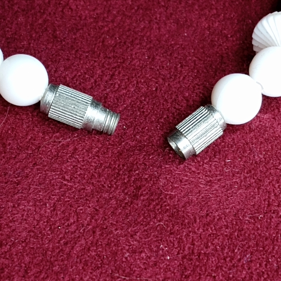 Vtg Textured Bead Necklace - Picture 4 of 4